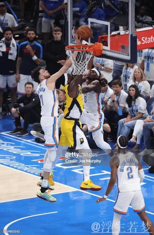 霍姆格伦以虎纹KD18亮相拉斯维加斯训练，开启新篇章！